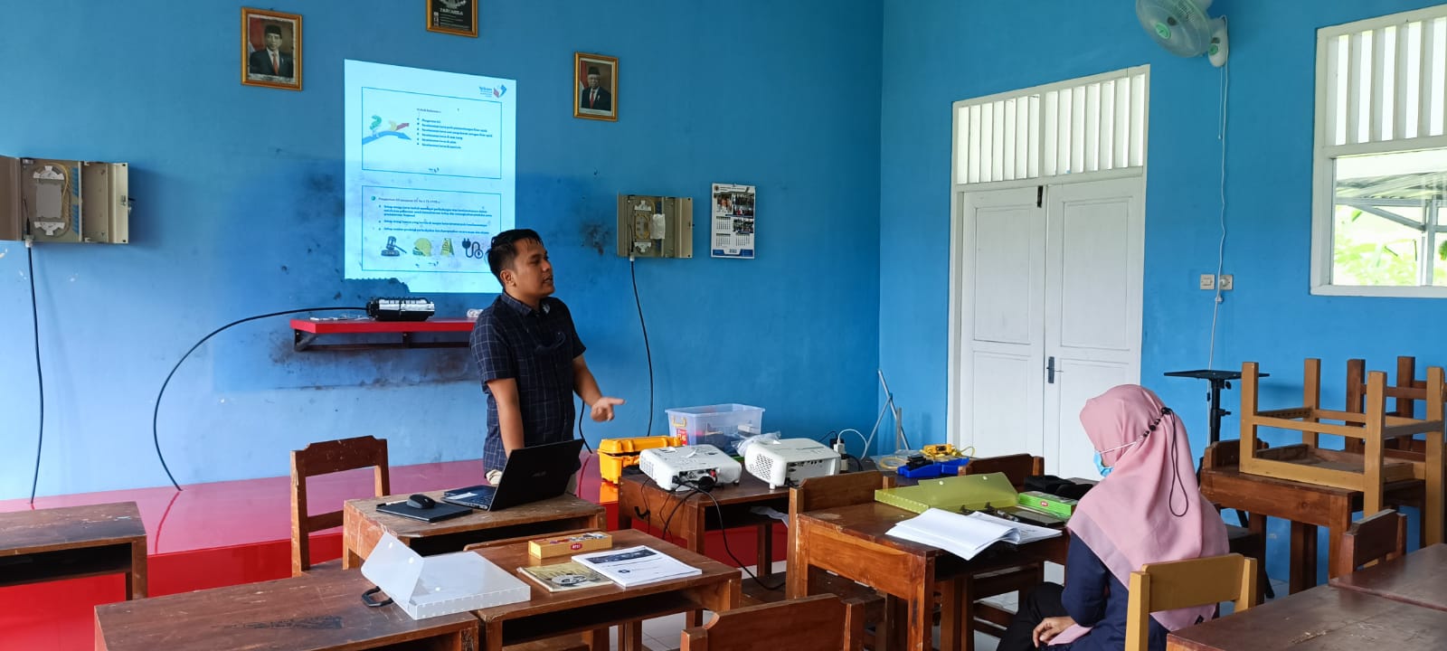 Microteaching FO oleh Telkom di SMKN Satu Atap Tuntang Microteaching FO oleh Telkom di SMKN Satu Atap Tuntang