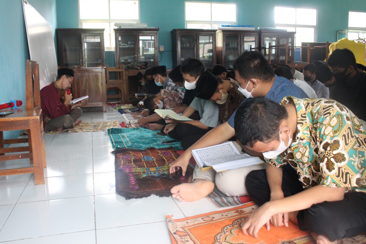 Pesantren Kilat SMKN Satu Atap Tuntang Pesantren Kilat SMKN Satu Atap Tuntang