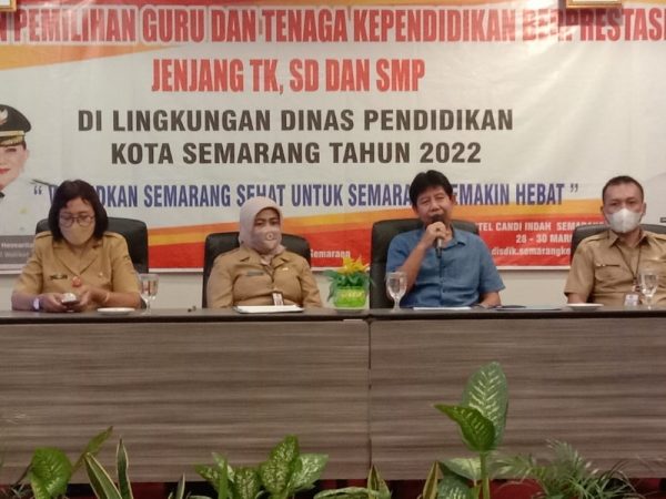 Kepala SMKN 10 Semarang Dipercaya Sebagai Juri KS Berprestasi Kepala SMKN 10 Semarang Dipercaya Sebagai Juri KS Berprestasi