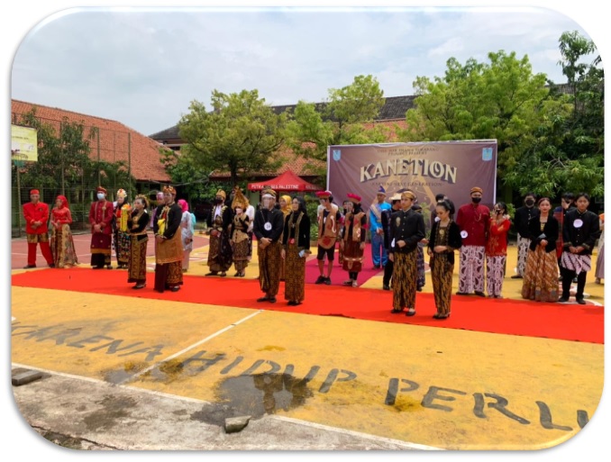 Perayaan Hari Kartini di SMAN 6 Semarang