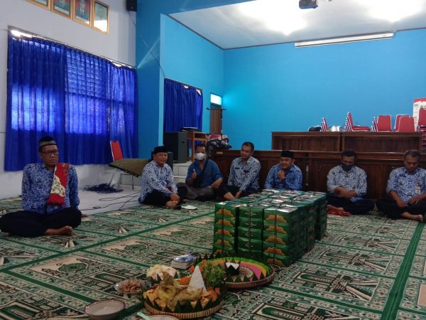 SMKN 10 Semarang Syukuran Pembangunan Masjid Baitul Iman