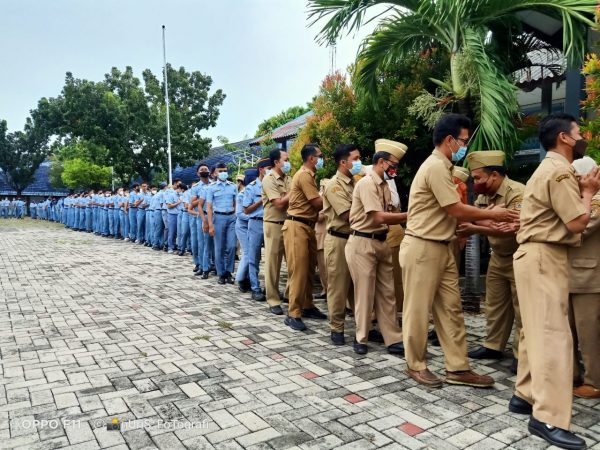 SMKN 10 Semarang Laksanakan Apel Pagi dan Halal Bihalal