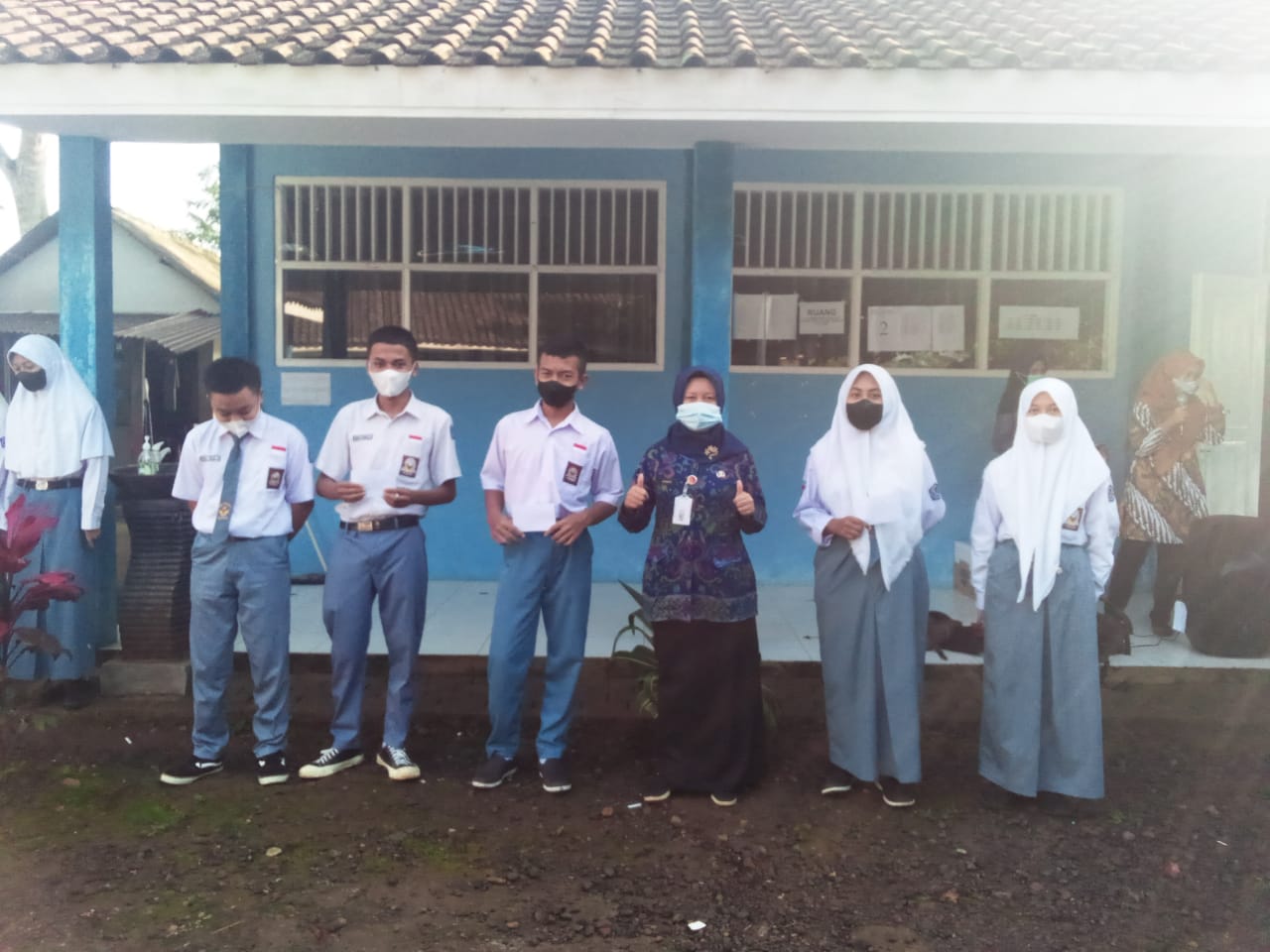 Pembagian Hadiah Lomba Pesantren Kilat SMKN Satu Atap Tuntang Pembagian Hadiah Lomba Pesantren Kilat SMKN Satu Atap Tuntang