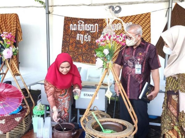 SMAHA Traditional Festival: Nguri-Nguri Budaya melalui Permainan dan Makanan Tradisional