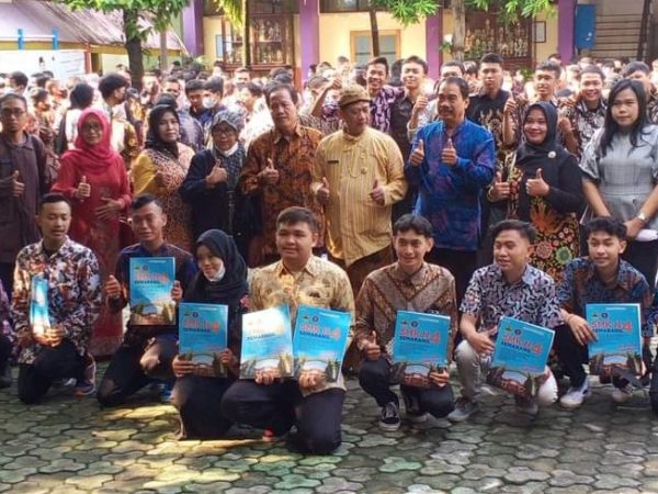 Selamat memasuki gerbang meraih mimpi untuk 589 siswa SMKN 4 Semarang