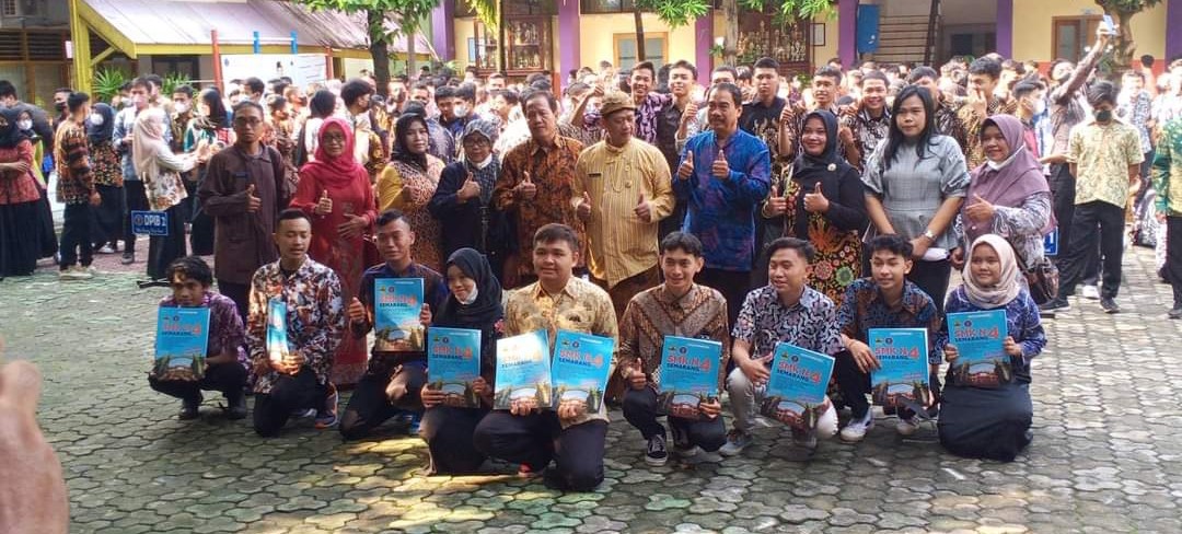 Selamat memasuki gerbang meraih mimpi untuk 589 siswa SMKN 4 Semarang Selamat memasuki gerbang meraih mimpi untuk 589 siswa SMKN 4 Semarang