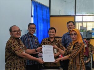 Penerimaan SPMT PPPK SMKN 10 Semarang Penerimaan SPMT PPPK SMKN 10 Semarang