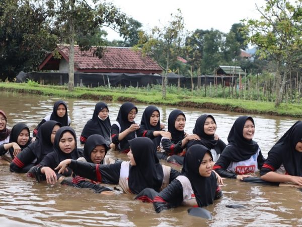 Lepas Penat, Siap Sambut Masa Depan, Refreshing Kelas XII SMA Nasima