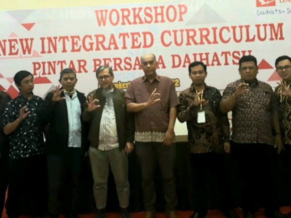 Implementasi 8 + i SMKN 3 Semarag Ikut Workshop Daihatsu