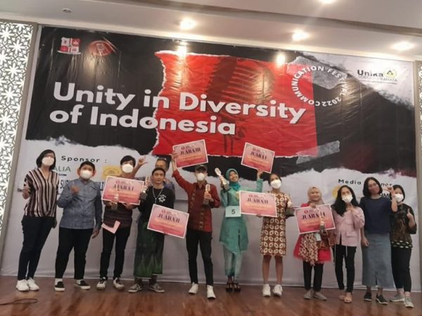SMKN 6 Semarang Juara I Lomba pidato di Communication Festival Unika Semarang SMKN 6 Semarang Juara I Lomba pidato di Communication Festival Unika Semarang