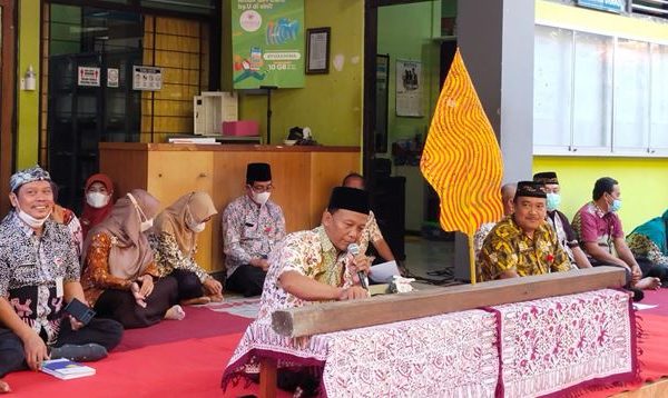 Jumat Religi "Wayang Dakwah dengan Cerita Ruwat Murwokola Betharakala Tundung" Jumat Religi "Wayang Dakwah dengan Cerita Ruwat Murwokola Betharakala Tundung"