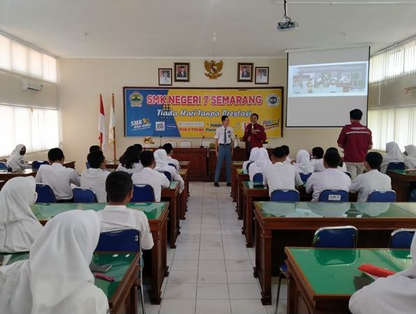 Training K3 di SMKN 7 Semarang Training K3 di SMKN 7 Semarang