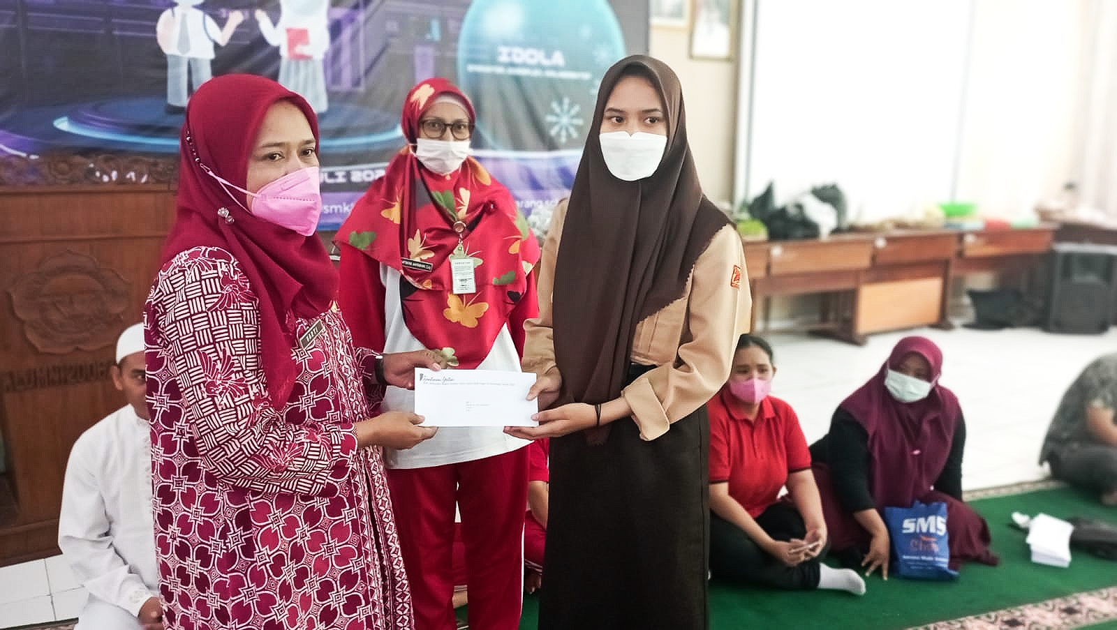 SMK N 8 Semarang Santuni 142 Anak Yatim dan Dhuafa