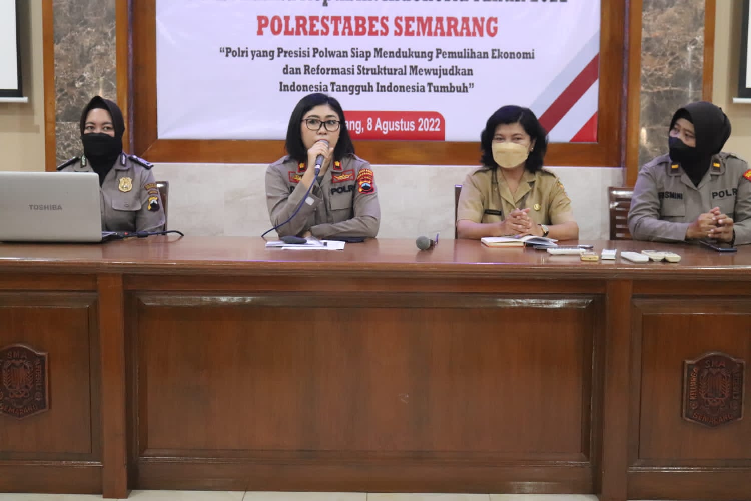 Siswa SMAN 2 Semarang Antusias Mengikuti Program “Polwan Goes To School”