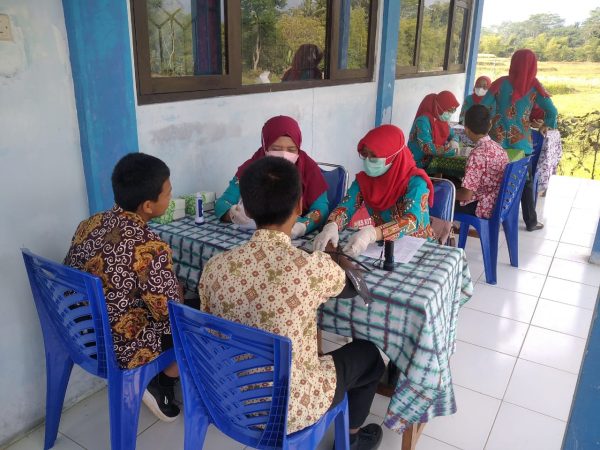 Penjaringan Kesehatan SMKN Satu Atap Tuntang oleh UPTD Puskesmas Gedangan Penjaringan Kesehatan SMKN Satu Atap Tuntang oleh UPTD Puskesmas Gedangan