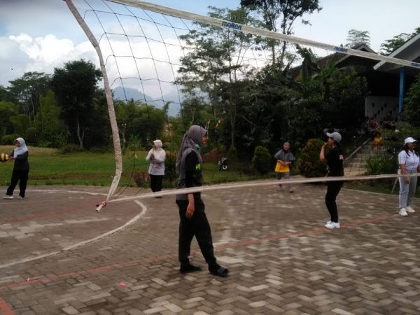 OSIS SMKN Satu Atap Tuntang Gelar Lomba 17 Agustus OSIS SMKN Satu Atap Tuntang Gelar Lomba 17 Agustus