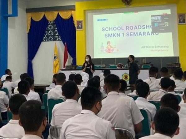 School Roadshow - SMKN 1 Semarang Sunshine #16 of AIESEC in Semarang