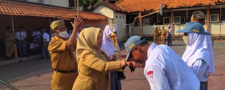 Paskibra SMKN 3 Semarang Juara I dalam LKBB Garuda Jaya Tour Competition Java Series
