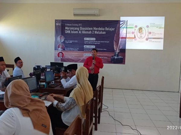 SMKN 10 Semarang Berbagi IKM dengan SMK Al Hikmah 2 Jepara