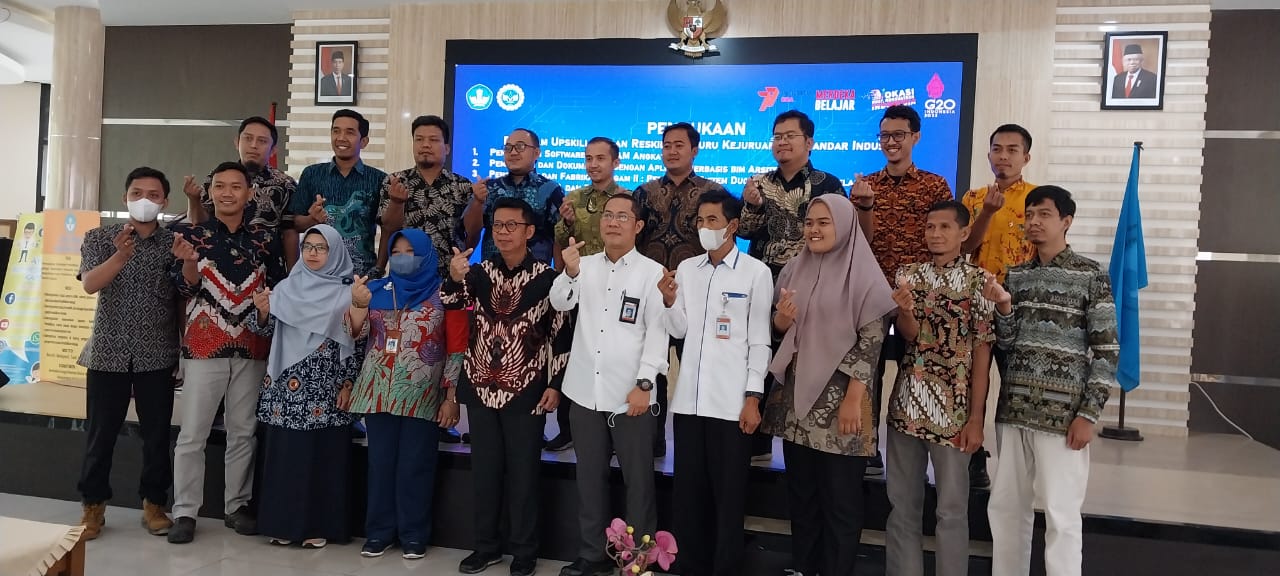 Guru SMKN 10 Semarang Lolos Program Upskilling dan Reskilling BBPPMPV BMTI