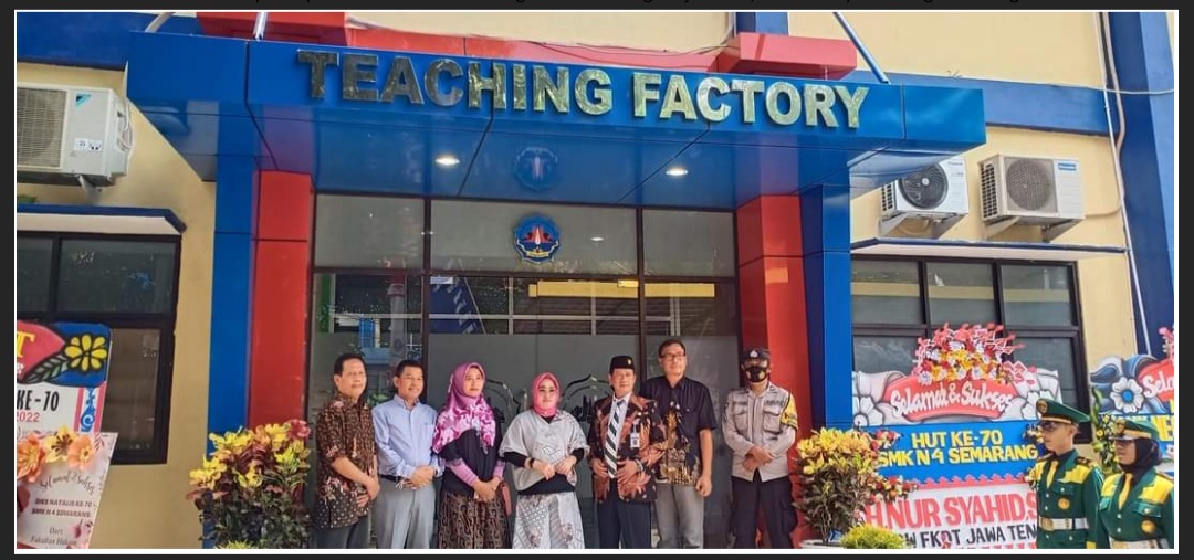 KADINAS Pendidikan dan Kebudayaan PROV JATENG Resmikan Lounching Kelas Industry Panasonic dan Teaching Factory SMKN 4 Semarang KADINAS Pendidikan dan Kebudayaan PROV JATENG Resmikan Lounching Kelas Industry Panasonic dan Teaching Factory SMKN 4 Semarang