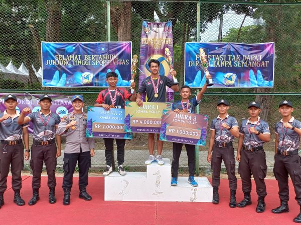 TIM VOLI SMANSE RAIH MEDALI EMAS PORSIMAPTAR-XXII AKPOL TIM VOLI SMANSE RAIH MEDALI EMAS PORSIMAPTAR-XXII AKPOL