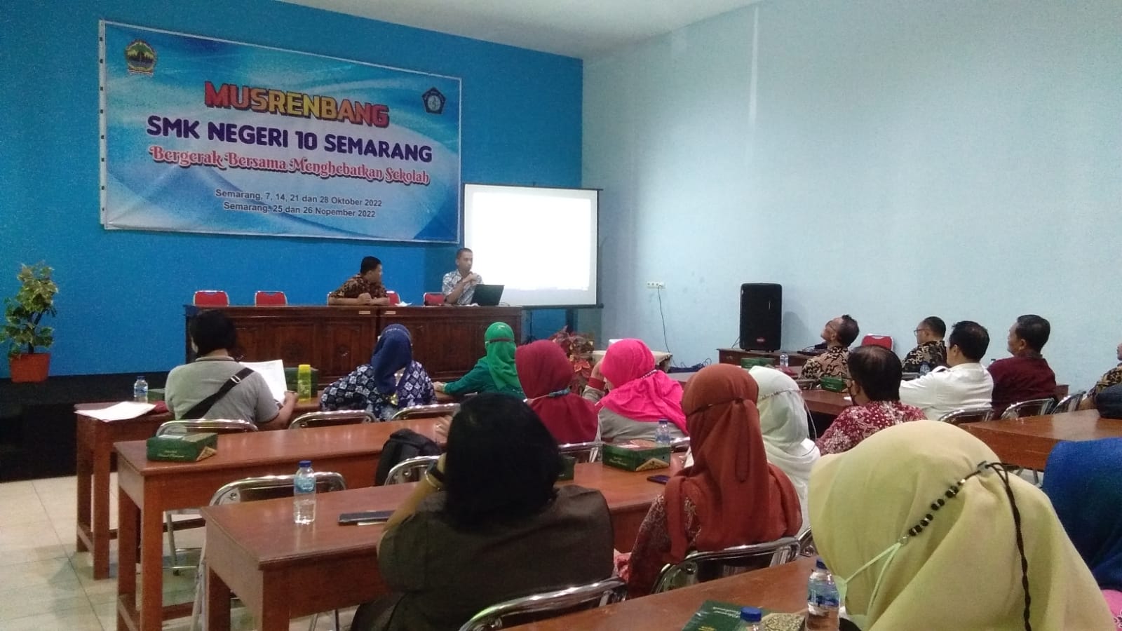 SMKN 10 Semarang Adakan Workshop Penyusunan Peta Jalan Sekolah SMKN 10 Semarang Adakan Workshop Penyusunan Peta Jalan Sekolah