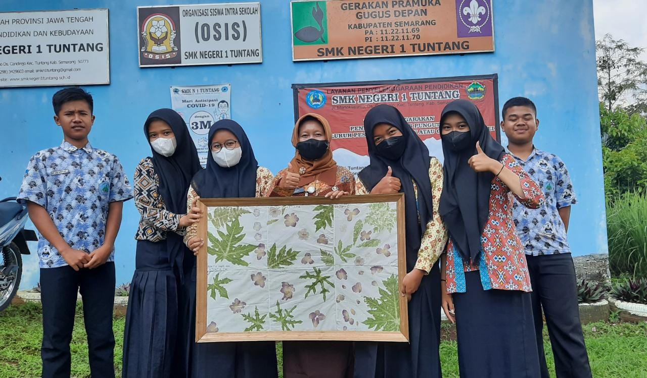 Eco Print Botanical untuk Hiasan Dinding