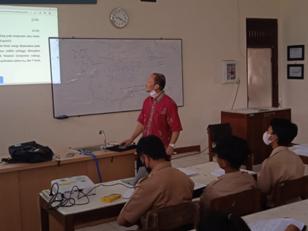 PERSIAPAN OSN ASTRO, SMAN 2 UNGARAN MOA DENGAN DEPT. FISIKA UNDIP