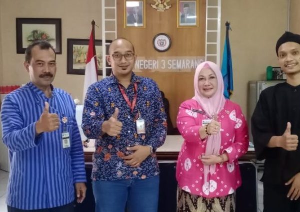 Sambangi SMKN 3 Semarang, PT Cogindo Daya Bersama Perkenalkan Aplikasi College (Belajar Cepat dan Mudah tentang Pembangkit Listrik)
