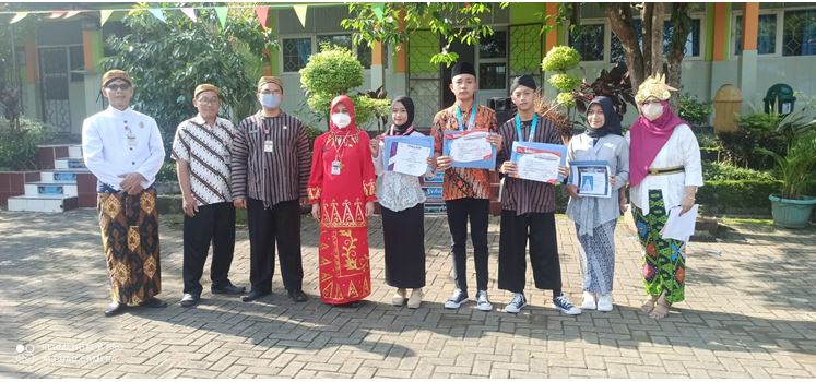 Lagi-lagi, Pesilat SMAN 16 Semarang Raih Prestasi Ajang Nasional Lagi-lagi, Pesilat SMAN 16 Semarang Raih Prestasi Ajang Nasional