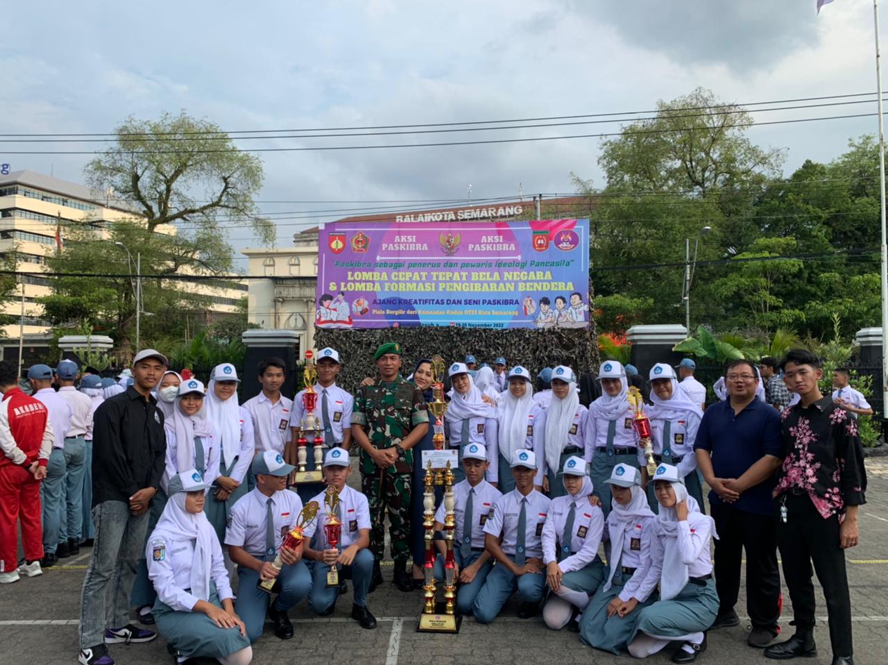 Paskibra SMAN 3 Semarang Beraksi  Menyabet Juara Umum LFPB & LCTBN