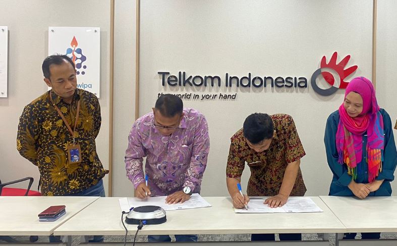 Penandatangan MOU Kelas Industri RPL SMKN 10 Semarang Dengan PT Telkom