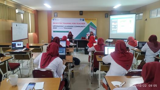Perkuat Jiwa Pembelajar dalam IHT SMA Nasima