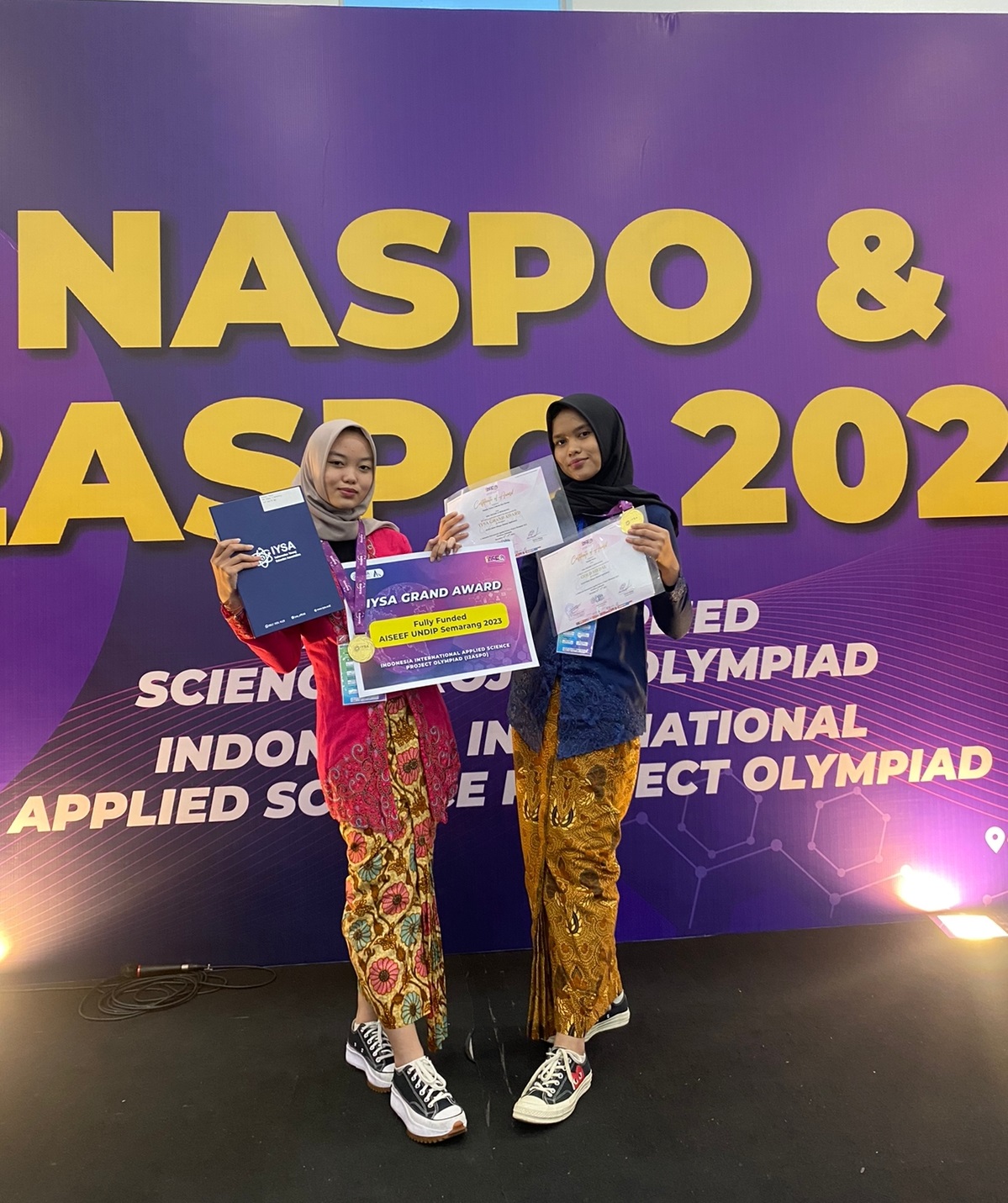 Siswa SMAN 11 Semarang Raih Gold Medals Event I2ASPO