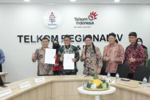 Telkom Terus Dukung Kelas Industri RPL SMKN 10 Semarang