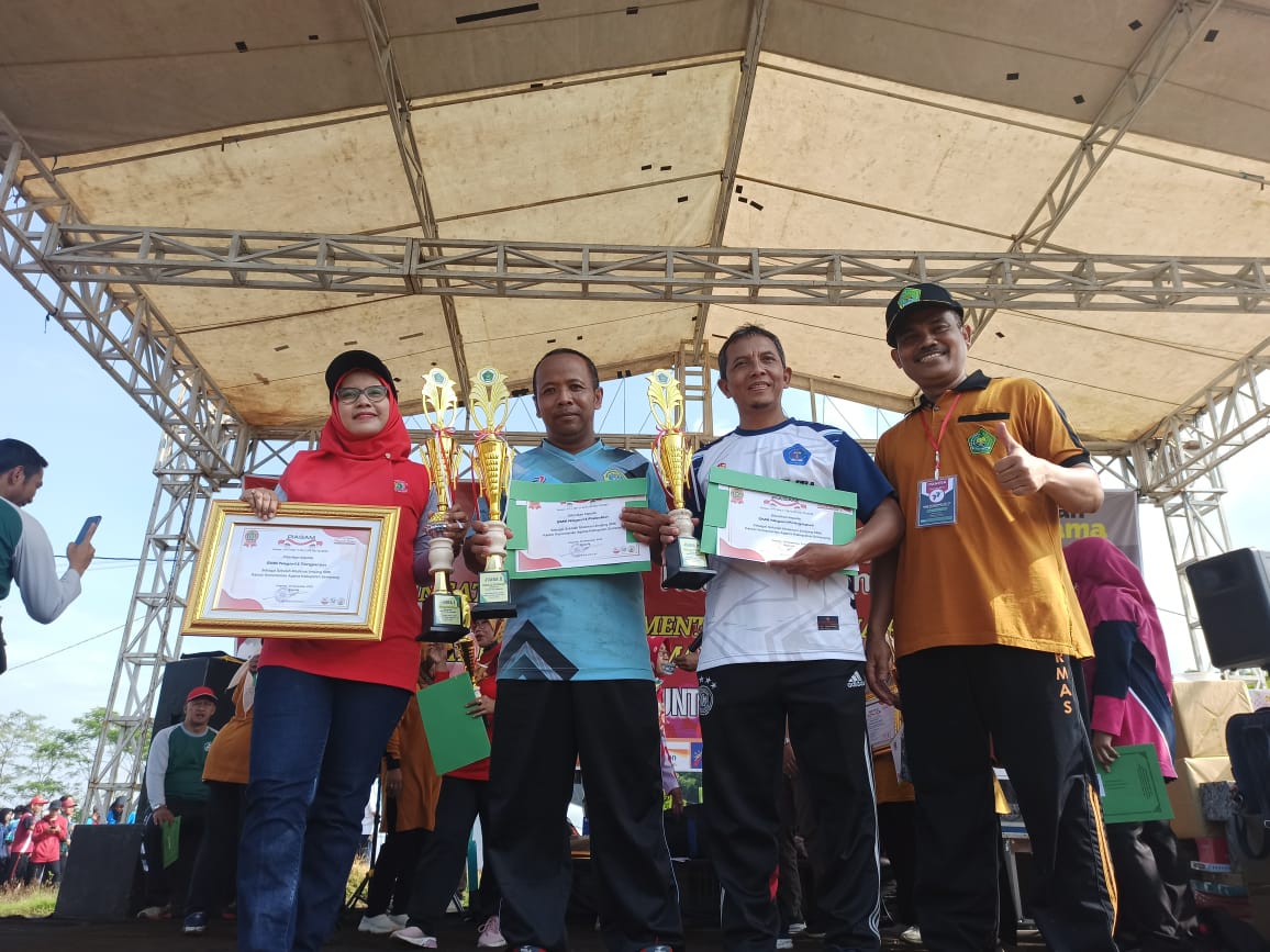 SMKN 1 PABELAN REPRESENTASI SEKOLAH MODERASI BERAGAMA DI KABUPATEN SEMARANG SMKN 1 PABELAN REPRESENTASI SEKOLAH MODERASI BERAGAMA DI KABUPATEN SEMARANG