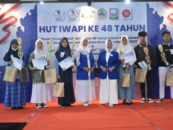 Lomba Desain Tata Busana IWAPI