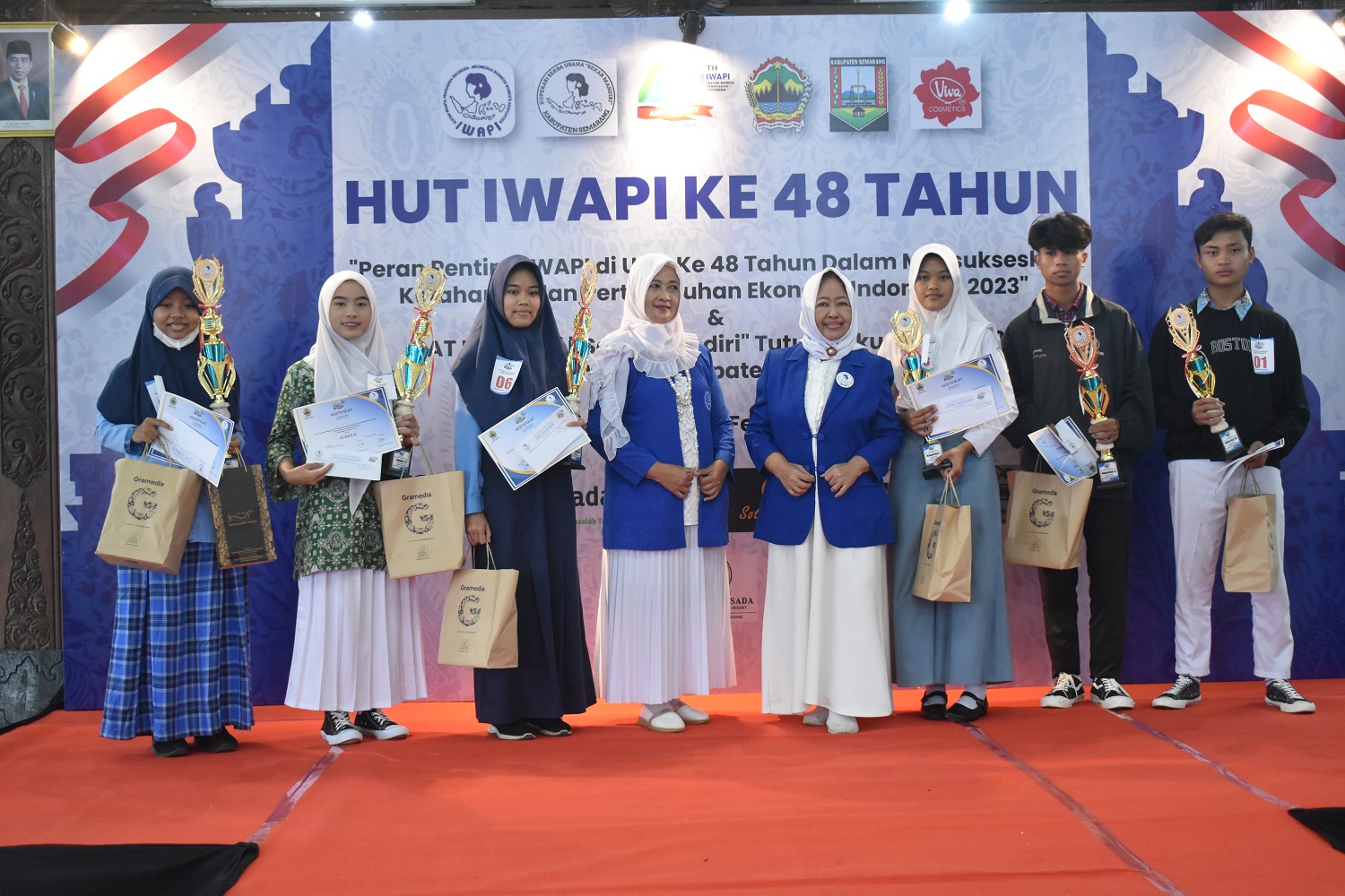 Lomba Desain Tata Busana IWAPI