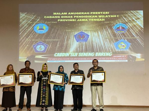 SMKN 10 Semarang Apresiasi Malam Anugerah Prestasi Cabdin I