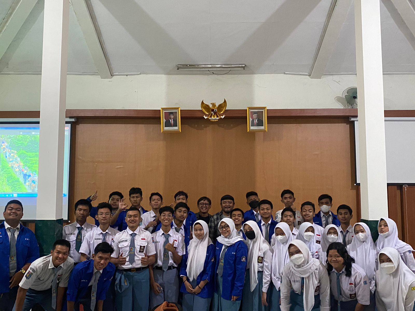 DEWAN KESENIAN SEMARANG BERSAMA FOSPA SMAN 4 SEMARANG GELAR WORKSHOP FOTOGRAFI DEWAN KESENIAN SEMARANG BERSAMA FOSPA SMAN 4 SEMARANG GELAR WORKSHOP FOTOGRAFI