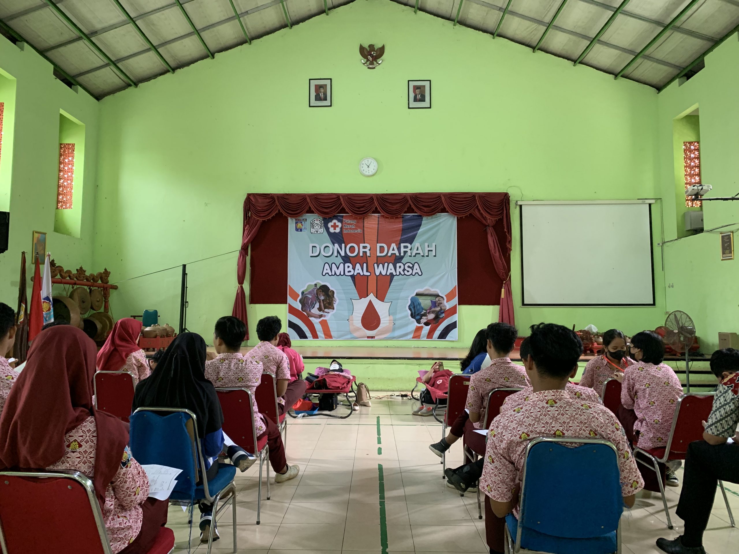 SMAN 4 Semarang, Donor Darah Dalam Rangka Ambal Warsa ke-45 SMAN 4 Semarang, Donor Darah Dalam Rangka Ambal Warsa ke-45