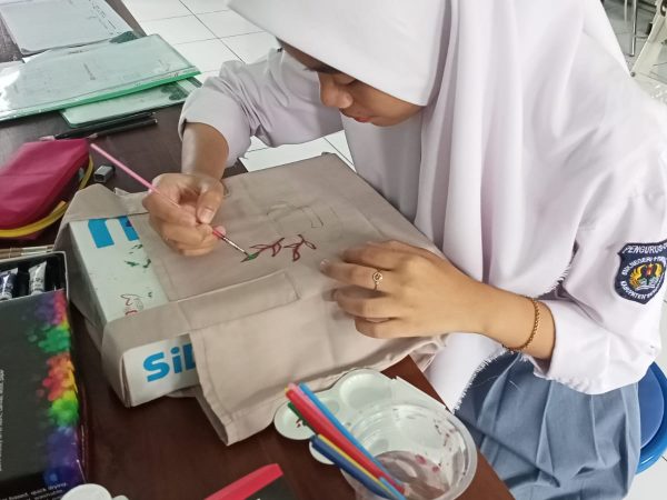 PEMBELAJARAN BERBASIS WIRAUSAHA PEMBELAJARAN BERBASIS WIRAUSAHA