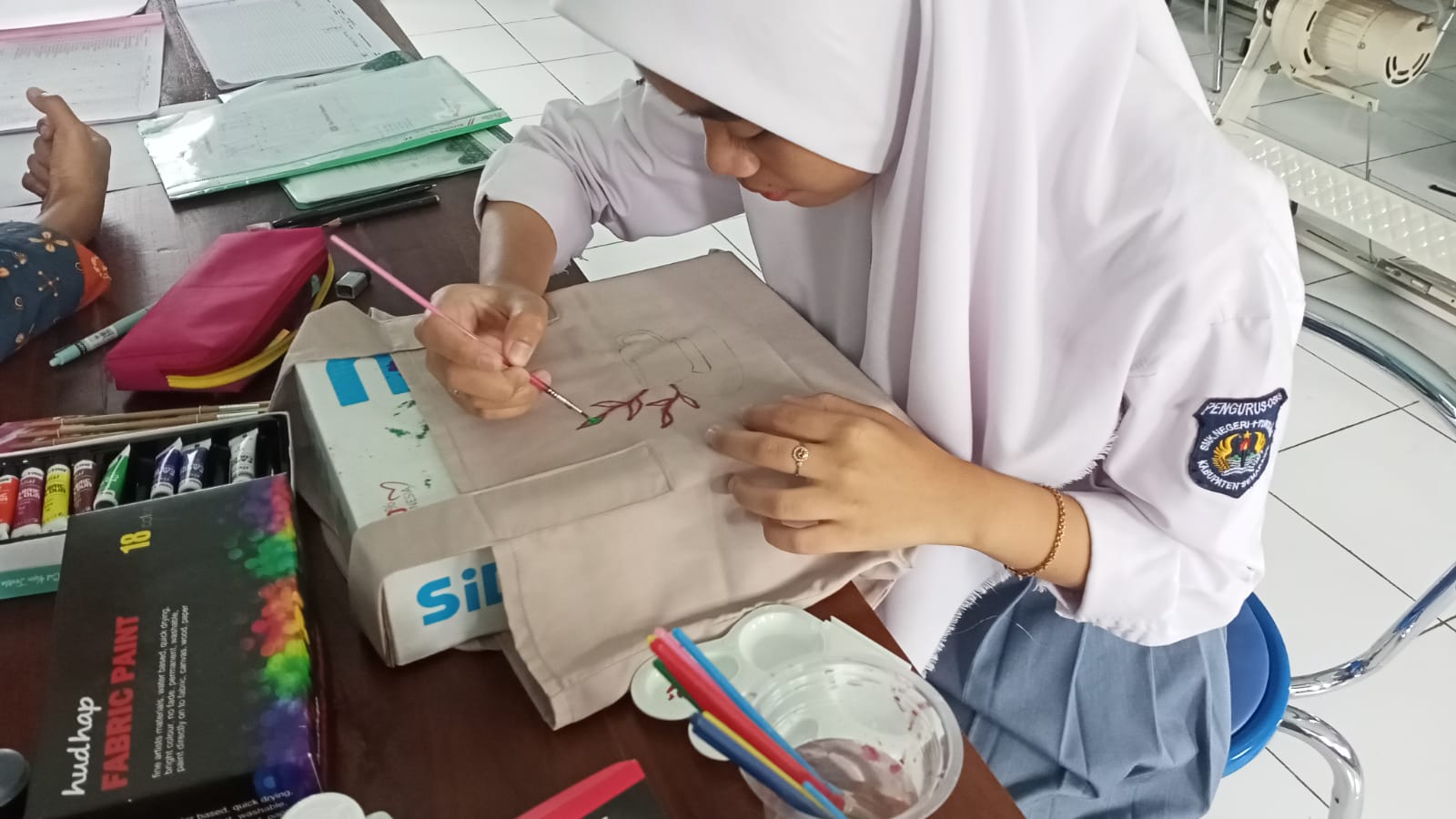PEMBELAJARAN BERBASIS WIRAUSAHA PEMBELAJARAN BERBASIS WIRAUSAHA
