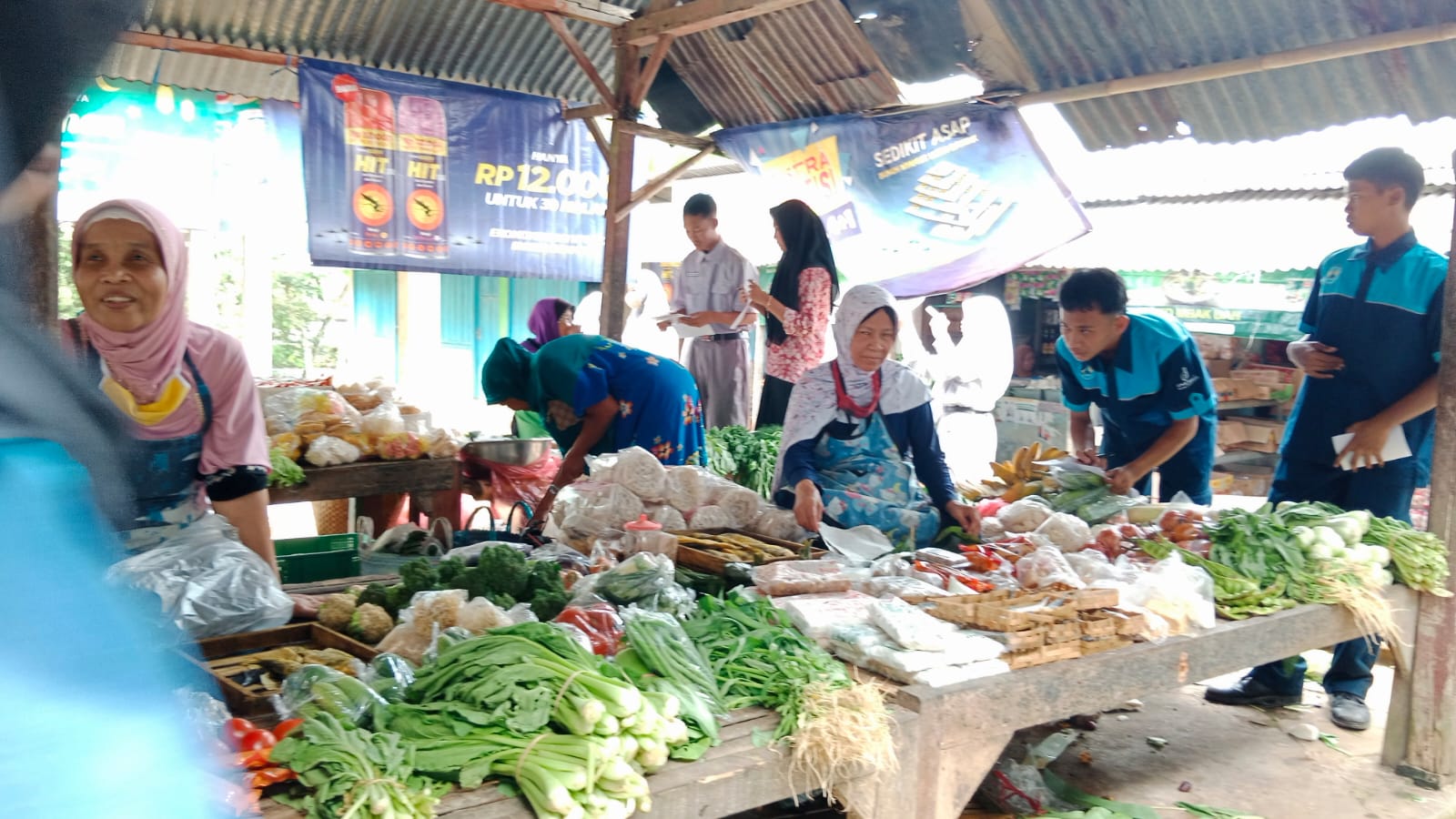 RISET PERTUMBUHAN EKONOMI DI PASAR CANDI, KECAMATAN TUNTANG
