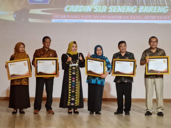 SMKN Satu Atap TUNTANG RAIH SEKOLAH TERBAIK KATEGORI PARTISIPASI PUBLIKASI WEBSITE CABDIN 1