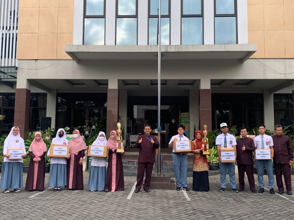 SMAHA The Most Disciplined Class Award & Penghargaan Duta Literasi 2022/2023