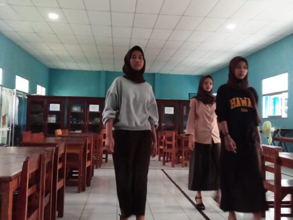 MODELING CLASS SMKN SATU ATAP TUNTANG