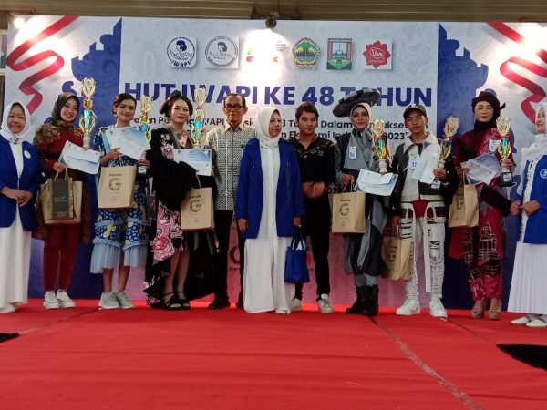 SMKN 1 Tengaran Meraih 2 Juara  Lomba Tata Busana
