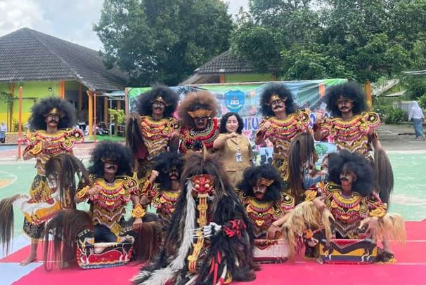 Kolaborasi Dalam Pagelaran Seni & P5